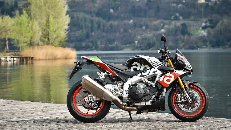 Aprilia hat die Tuono V4 1100 überarbeitet und das Suchtpotenzial deutlich erhöht.