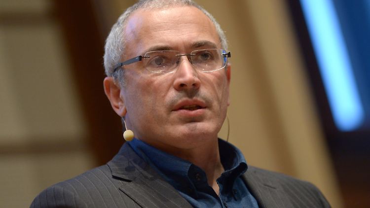 Der im Exil lebende Chodorkowski erklärte, das Verbot mache ihn "stolz".