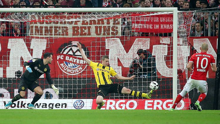 BVB-Schreck Arjen Robben kann im Pokal verletzt nicht mirwirken, ebenso wie die einst schwarzgelbe Heldengrätsche Sven Bender, der nun in Leverkusen kickt.