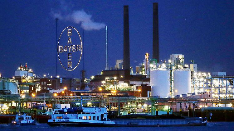 Bayer erhöht die Prognose für das laufende Jahr.