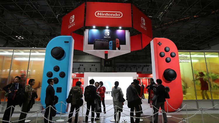 Nintendo will im kommenden Jahr 10 Millionen Exemplare der Switch absetzen.