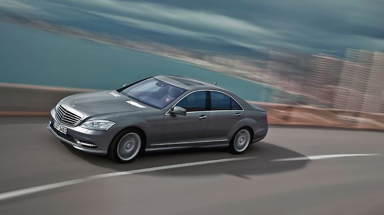 Für den W 221 gab es sogar einen Vierzylinder-Diesel. Leider kam der beim Publikum nicht an.