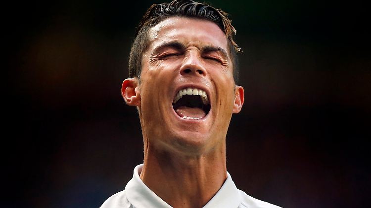 Weltfußballer Cristiano Ronaldo dementiert den Vorwurf der Steuerhinterziehung und des Steuerbetrugs.