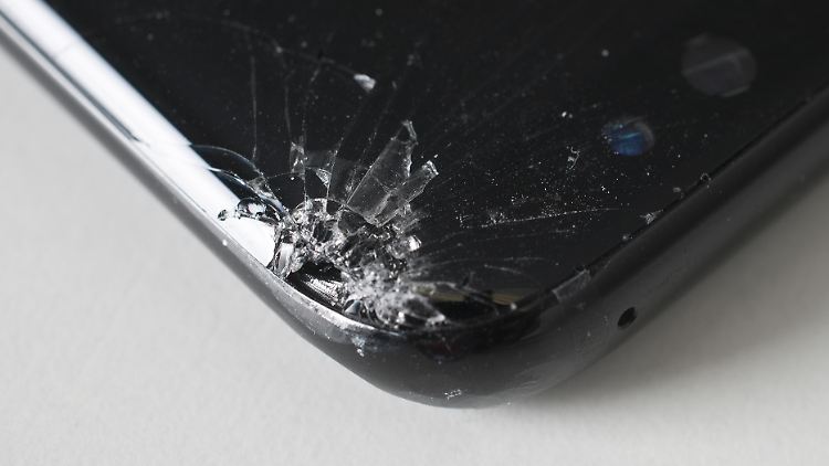Autsch, das Galaxy S8 hat im Falltest bei Stiftung Warentest versagt.