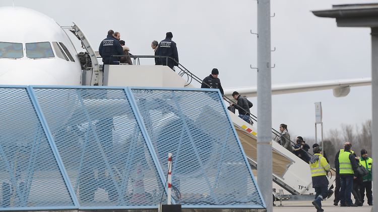 Vergangenes Jahr wurden mehr als 24.000 Flüchtlinge in ihre Heimatländer zurückgeschickt.