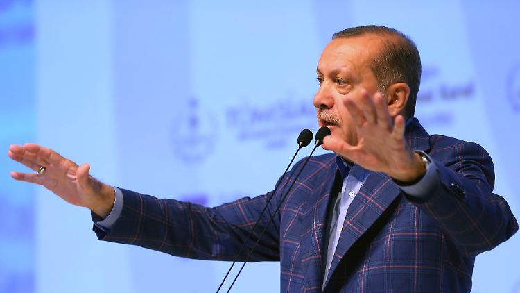 Die AKP wurde 2001 gegründet, Erdogan gehörtte zu den Gründungsmitgliedern.