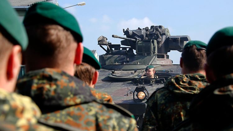 Bundeswehrsoldaten bei einem Medientag der Nato im Jahr 2015.