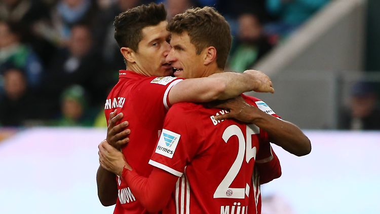 Robert Lewandowski kämpft in der Bundesliga noch um die Torjägerkanone, Müller darum, eine verkorkste Saison gütlich zu beenden.