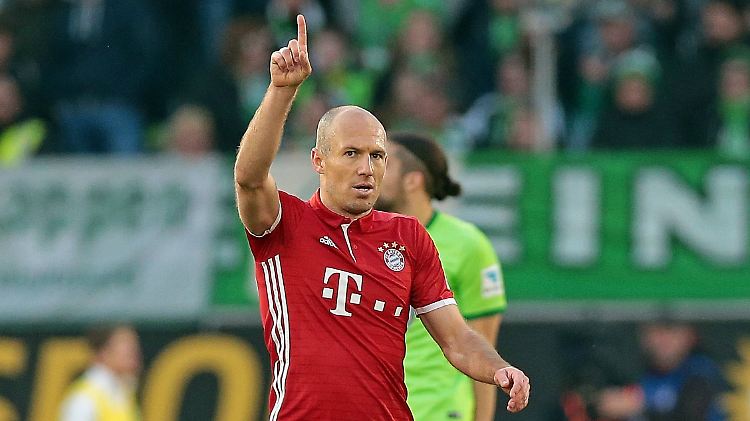Außer Rand und Band: Arjen Robben hat soeben in Wolfsburg das 4:0 für den FC Bayern erzielt.