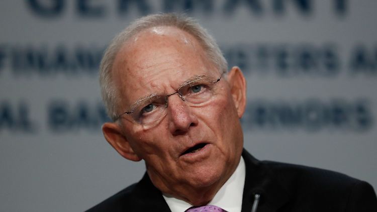 Deutschlands oberster Kassenwart gibt keine Ruhe.