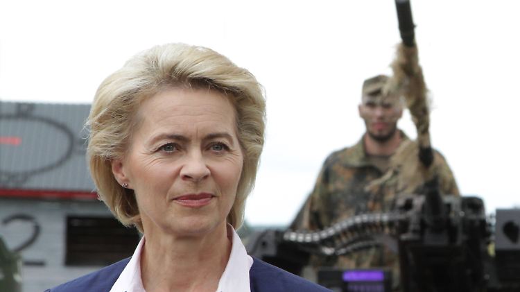Von der Leyen bleibt daheim - zu groß sind die Missstände im eigenen Verwaltungsbereich.