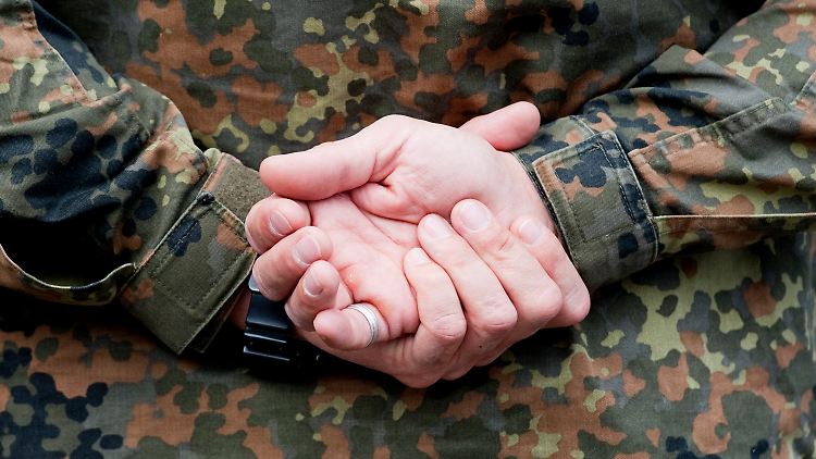 Die Bundesanwaltschaft hat die Ermittlungen wegen des Anfangsverdachts der Vorbereitung einer schweren staatsgefährdenden Gewalttat übernommen. 
