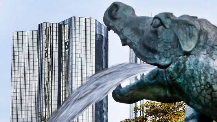 Die Schwäche des Aktienkurses der Deutschen Bank haben manche Großaktionäre zum Einstieg genutzt. 