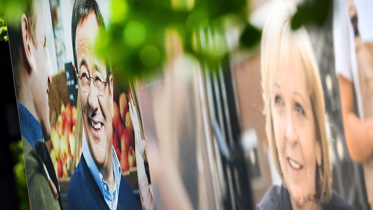 Immer schön freundlich: Wahlplakate mit Laschet und Kraft in NRW.