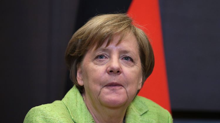 Merkel lässt Schulz in der jüngsten Umfrage klar hinter sich und die SPD gleich dazu.