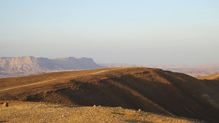 Besonders beeindruckend sind die Sonnenuntergänge in der Negevwüste.