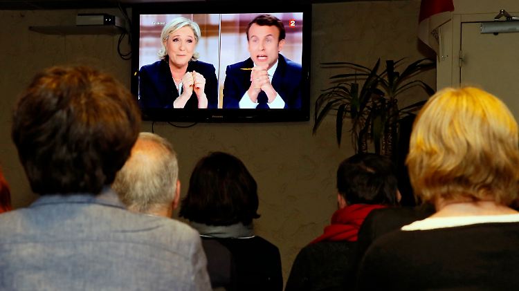Für viele Franzosen war das TV-Duell Pflichtprogramm.