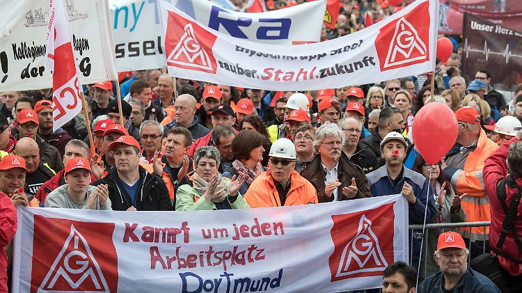Am Mittwoch demonstrierten in Duisburg 7500 Stahlkocher gegen die Sparpläne von Thyssenkrupp.