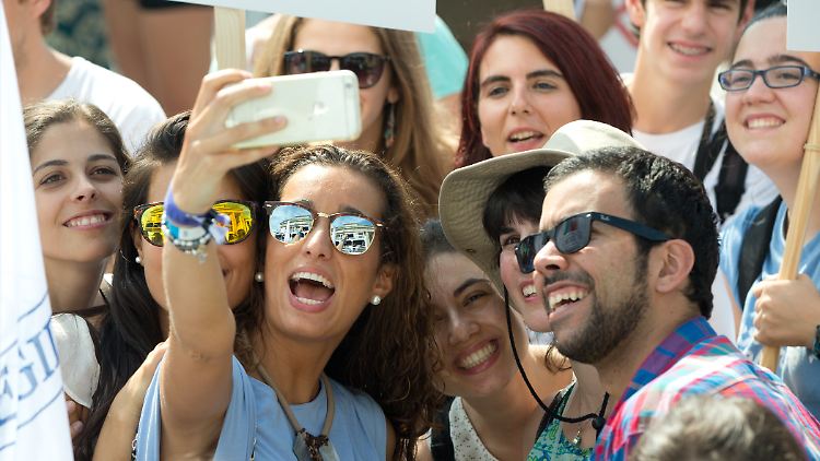 Friedensbewegt: Jugendliche beim "Walk of Peace" in Berlin 2015.