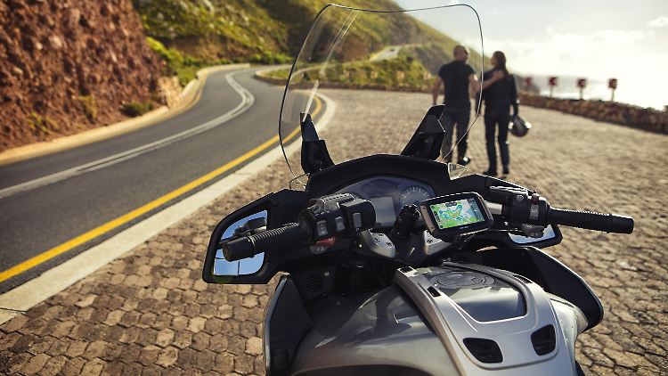 Für Motorradfahrer, die lange Touren fahren, kann sich ein Navi in jedem Fall bezahlt machen.