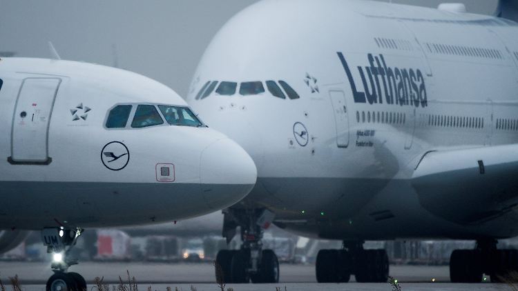 Im Streit um die Gebühren in Frankfurt verlegt Lufthansa mehrere A380 nach München.