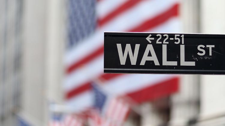Frankreich hat gewählt, die drohende Euro-Krise ist abgewendet: Dow und Dax wenden sich wieder dem Tagesgeschäft zu.
