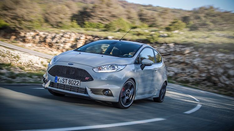 Auf der Suche nach Kelinwagenalternativen die dem Golf GTI das Wasser reichen könne, kommt man am Ford Fiesta ST nicht vorbei.