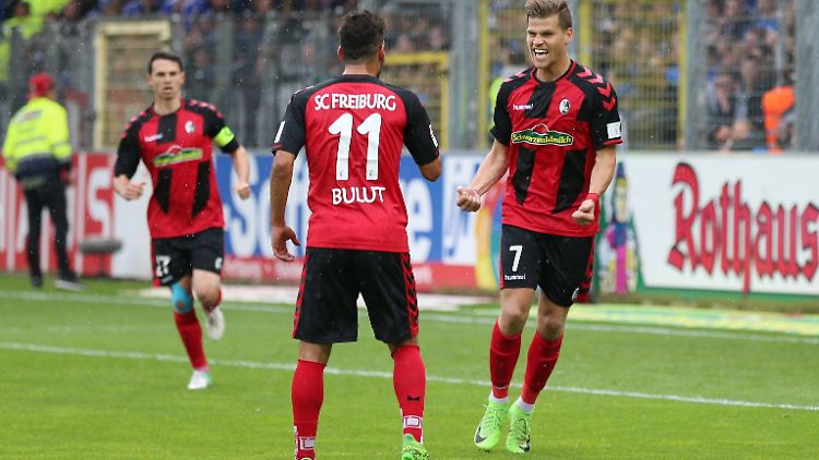 Florian Niederlechner bescherte seinen Freiburgern im Duell mit Schalke einen Doppelpack.