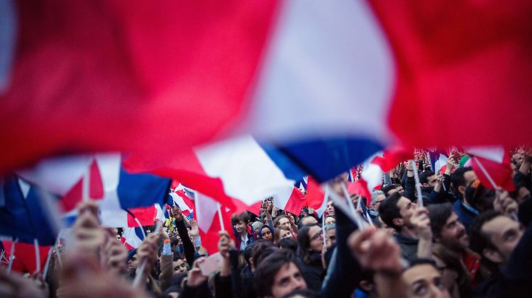 Der Euro-Befürworter hat gewonnen: Macron-Anhänger feiern in Paris.
