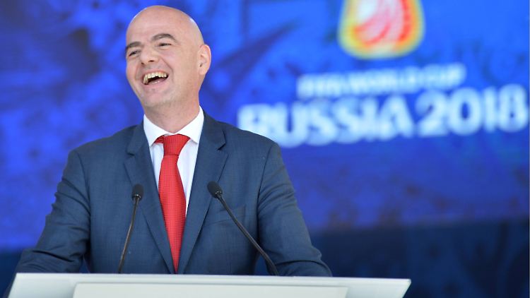 Lieber vorher schon mal entscheiden: Gianni Infantino.