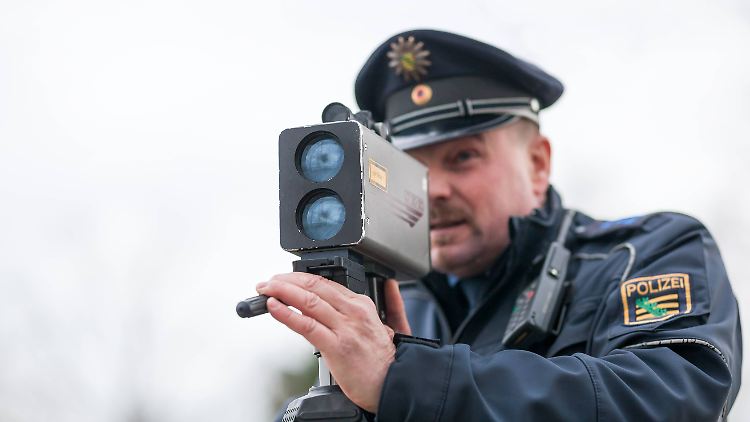Ihre Strafzettel müssen Mitarbeiter in aller Regel selbst bezahlen. 