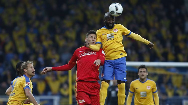 Gegen Braunschweig sehen die Unioner an diesem Abend kein Land.