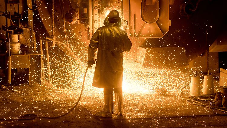 Der deutsche Stahlhersteller Salzgitter hat Trumps neue Handelspolitik in Form von Zollnachforderungen bereits zu spüren bekommen. 