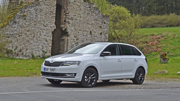 Deutlich verfeinert präsentiert sich der Škoda Rapid Spaceback jetzt unter anderen mit LED-Tagfahrlicht.