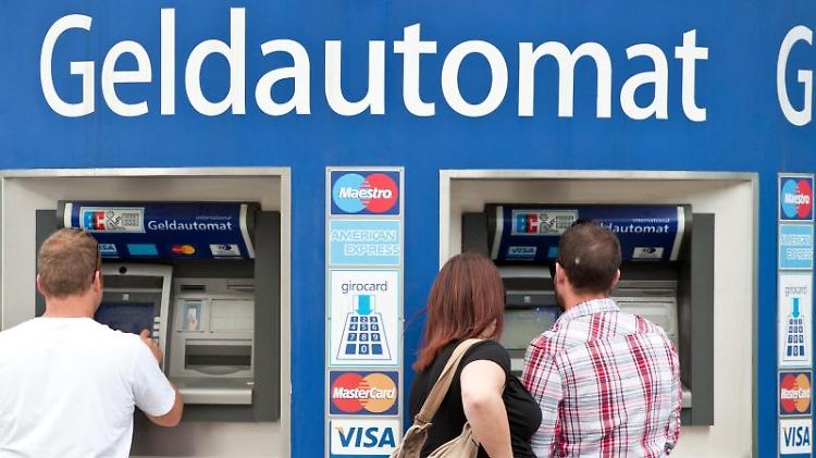 Auch im Jahr 2017 noch eine feste Größe bei der Bargeldversorgung: der Geldautomat