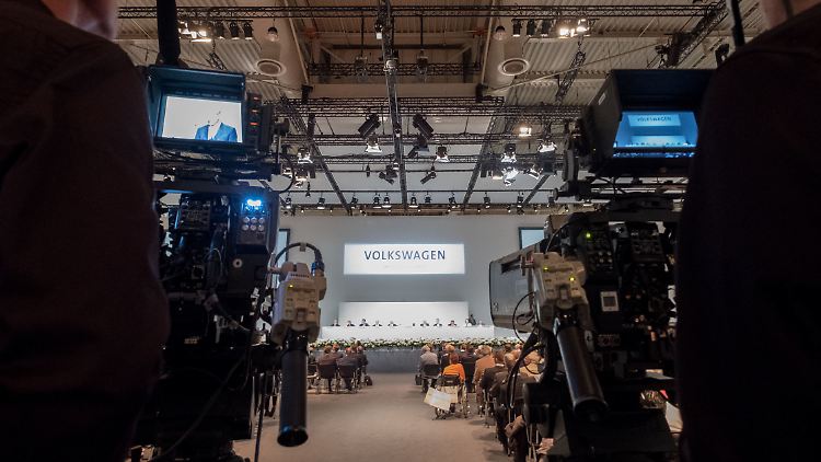 Ungeklärte Fragen: Der Abgas-Skandal beschäftigt VW wohl auch auf der Hauptversammlung 2017.