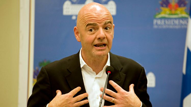 Intern soll Gianni Infantino sich und seine Council-Kollegen als "Geiseln" der Kontrollgremien bezeichnet haben - was er öffentlich bestreitet.