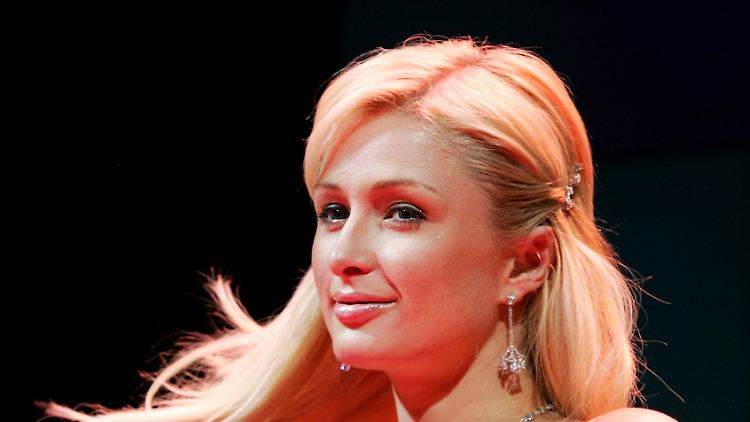 Ihr Bruder bringt Paris Hilton derzeit in die Negativschlagzeilen.
