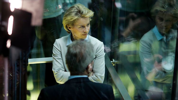 Ursula von der Leyen wurde drei Stunden lang "gegrillt".