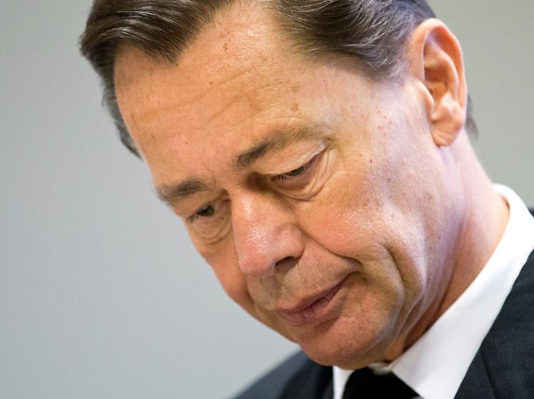 Ex-Arcandor-Chef Middelhoff steht wegen des Verdachts der Untreue vor dem Essener Landgericht.
