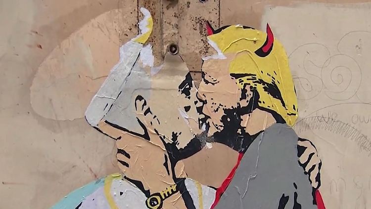 Trump_Papst_Graffiti_Rom.jpg