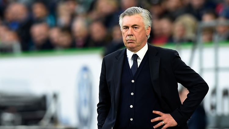 Von einer Sturmfront wollen wir noch nicht reden - doch dass es beim FC Bayern schon mal sonniger aussah, dürfte bekannt sein.