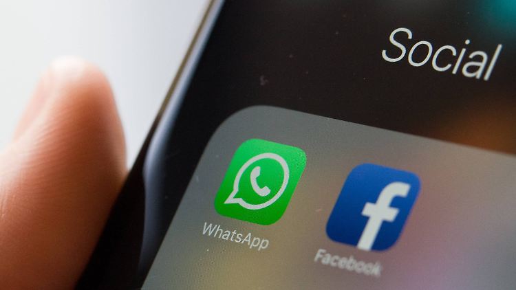 Im vergangenen Jahr kündigt Facebook an, die Facebook- und Whatsapp-Konten zu verknüpfen. 