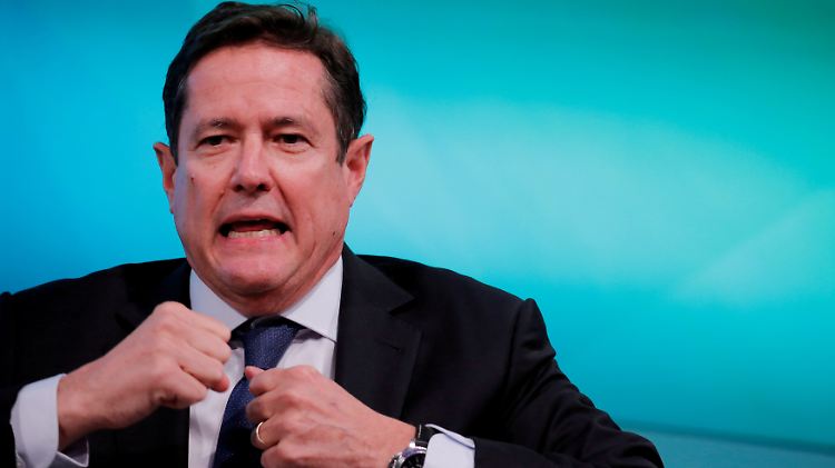 Jes Staley hat mehrere harte Auseinandersetzungen um seinen Posten hinter sich. Wohl deshalb hat er sich so über die schmeichelhafte E-Mail des Betrügers gefreut.