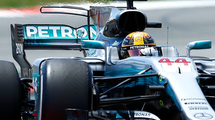 Hier fährt der Sieger von Barcelona: Lewis Hamilton.