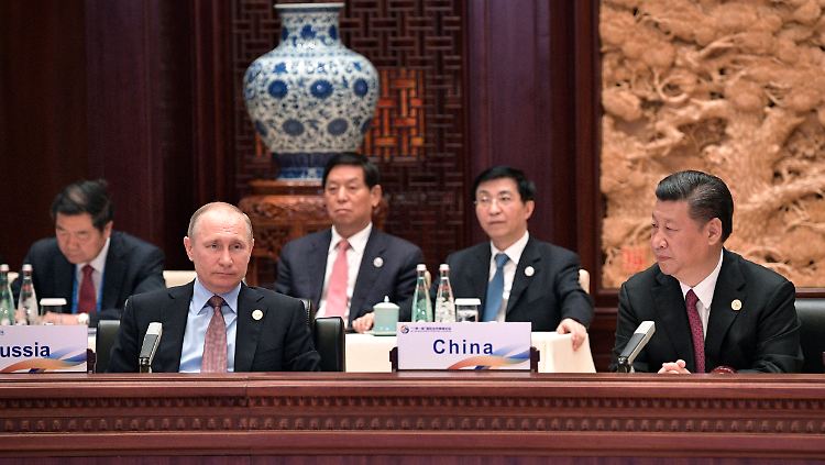 "Belt and Road Forum" zum Aufbau der "Neuen Seidenstraße": Russlands Präsident Wladimir Putin (l.) und Chinas Staatschef Xi Jinping (r.).