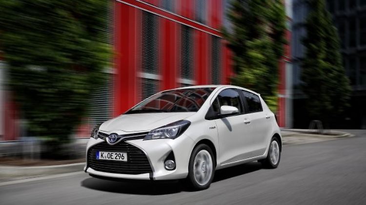 Toyota Yaris Hybrid.jpg