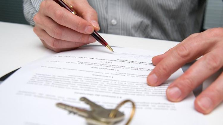 Wegen der hohen Immobilienpreise bringen Käufer zunehmend weniger Eigenkapital in Finanzierungen ein. 