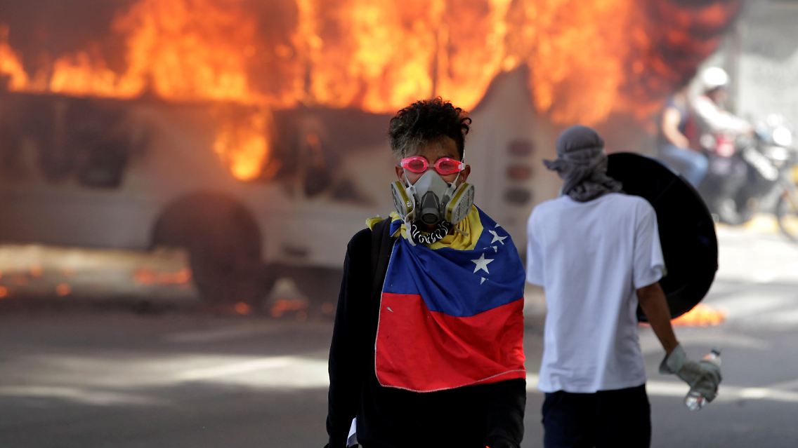 Die Gewalt in den Straßen der venezolanischen Großstädte eskaliert, immer mehr Menschen kommen bei den Protesten zu Tode.