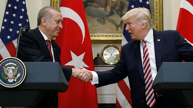 Das Treffen wurde überschattet von der Entscheidung der US-Regierung, die syrischen Kurden mit Waffen auszurüsten.